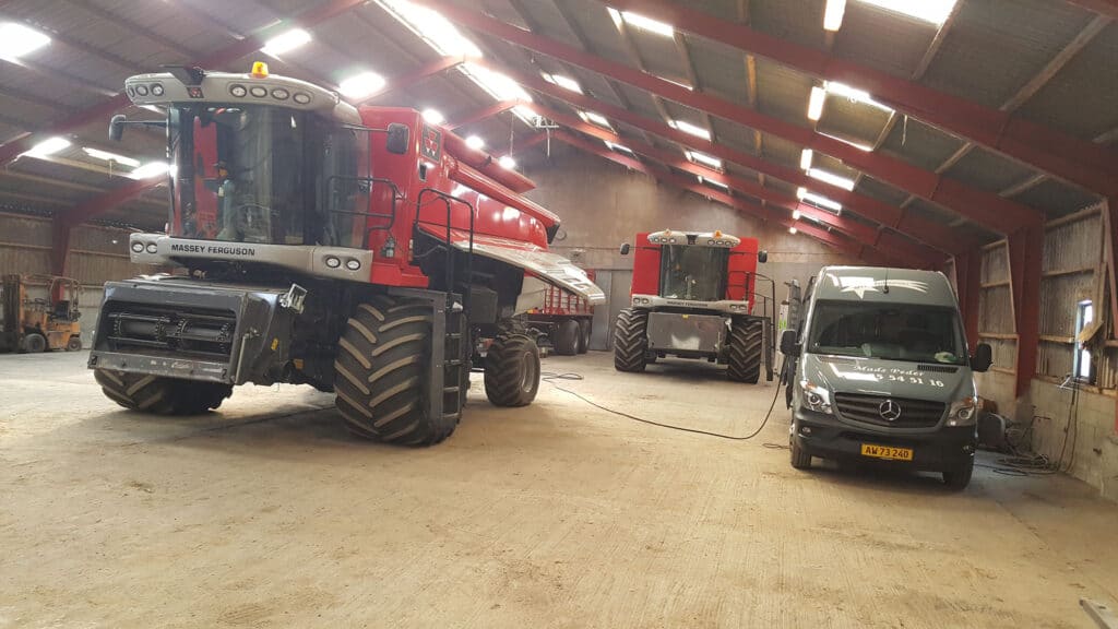 Landbrugsmaskine under reparation hos MPC Maskinservice